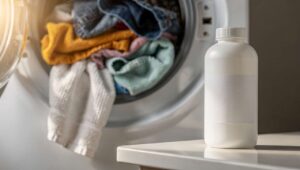 Bicarbonato nel bucato: funziona davvero o è solo un mito? Cosa dice la chimica